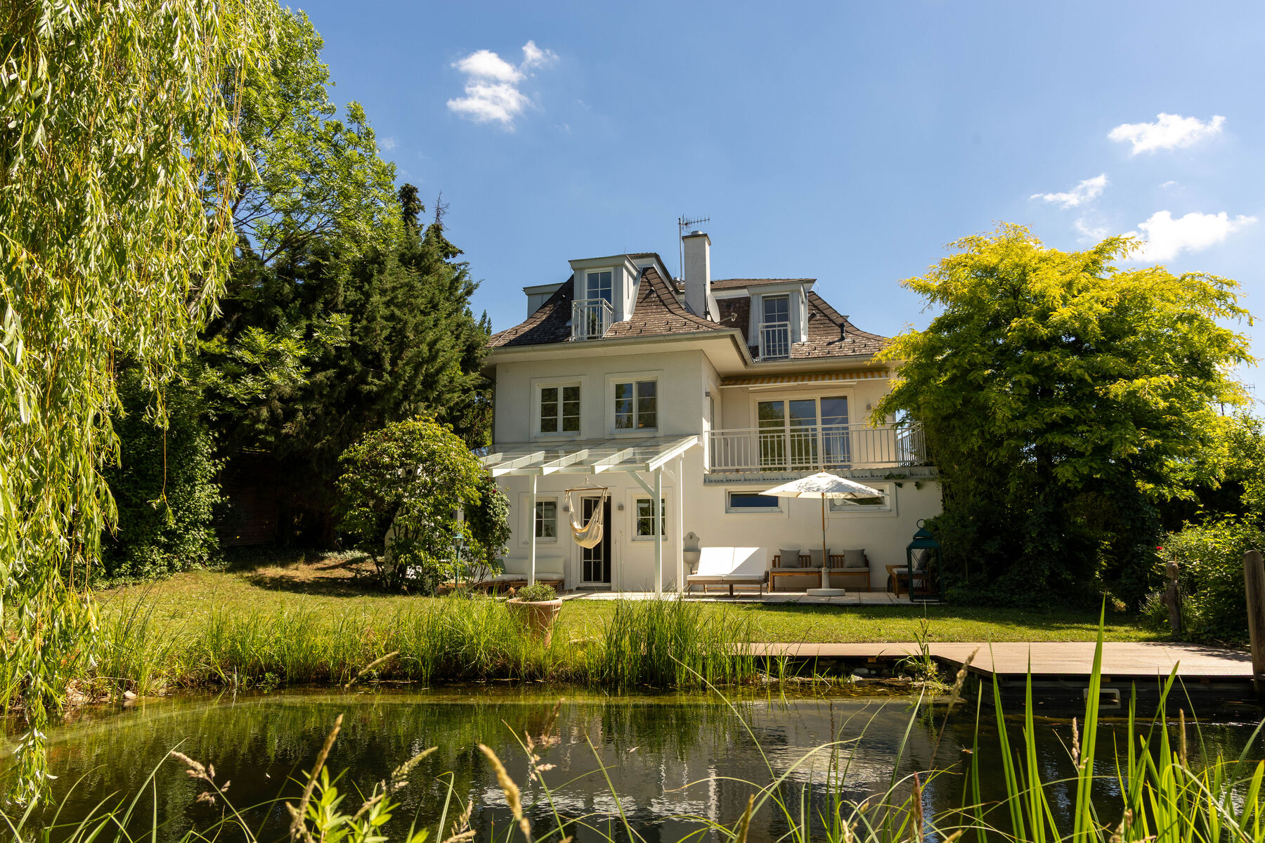 Villa mit Schwimmteich in Niederösterreich